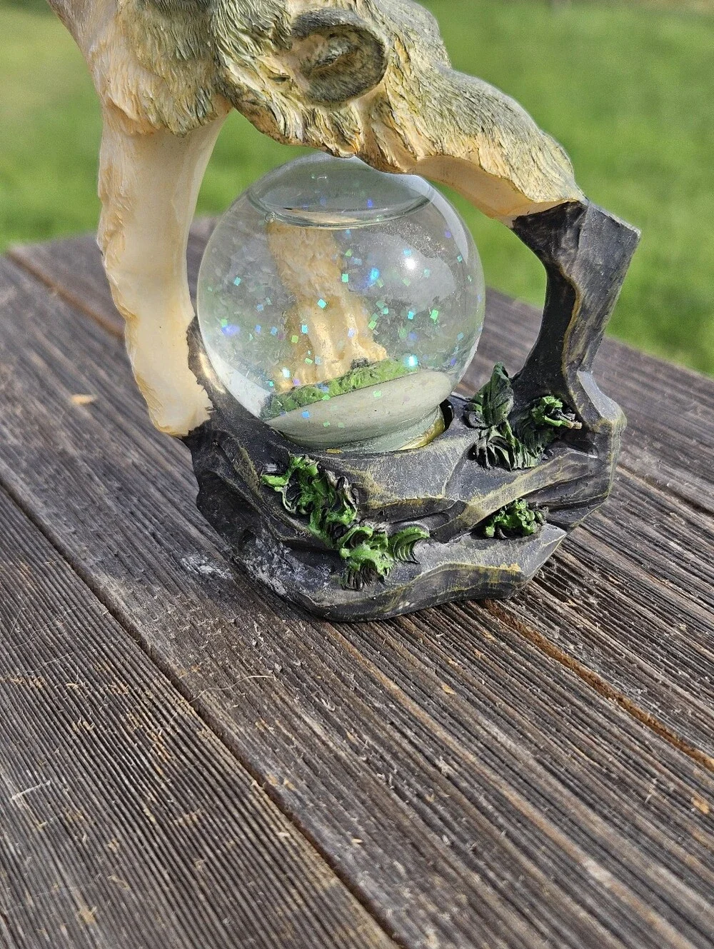 N/A decorative wolf